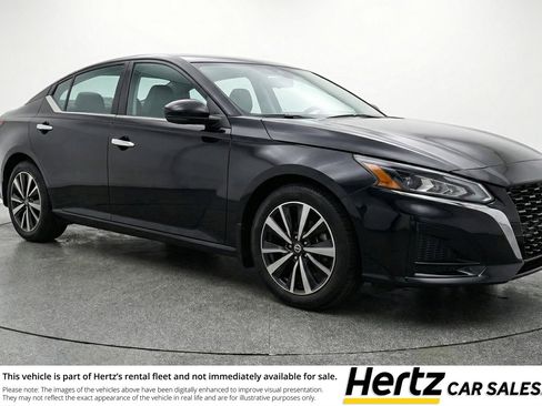Used 2025 Nissan Altima 2.5 SV FWD image 1