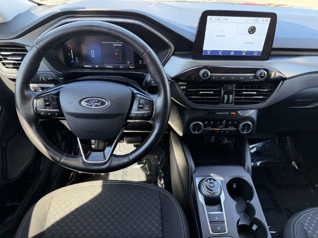 Used 2024 Ford Escape Active AWD/4WD image 3