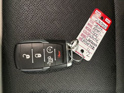 Used 2025 RAM 1500 Laramie w/ Sport Appearance Package AWD/4WD image 29