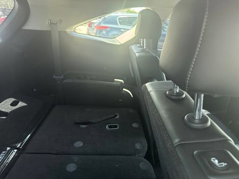 Certified 2023 Kia Sorento EX w/ Panoramic Sunroof Package FWD image 17