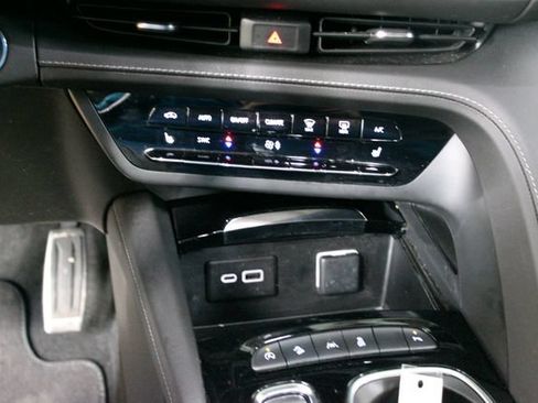 Used 2023 Buick Envision Essence w/ Sport Touring Package AWD/4WD image 19