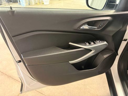 Used 2024 Chevrolet Trax RS FWD image 20