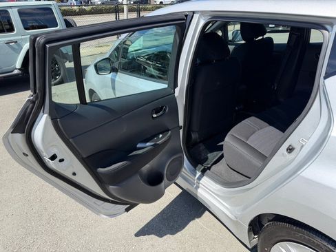 Used 2025 Nissan Leaf S FWD image 43