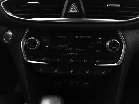 Used 2019 Hyundai Santa Fe AWD image 32