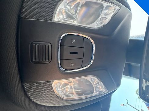 Used 2024 Jeep Compass Latitude AWD/4WD image 33