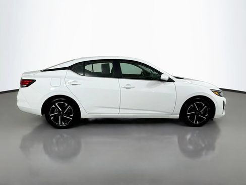 Used 2024 Nissan Sentra SV FWD image 8
