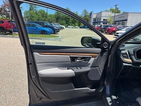 Used 2018 Honda CR-V Touring image 9