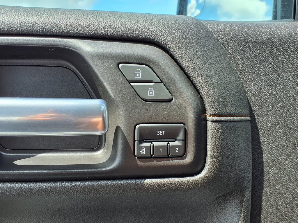 Used 2021 GMC Sierra 1500 AT4 w/ AT4 Preferred Package AWD/4WD image 37