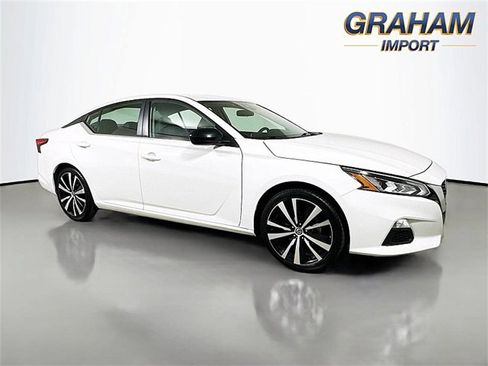 Used 2022 Nissan Altima 2.5 SR image 1