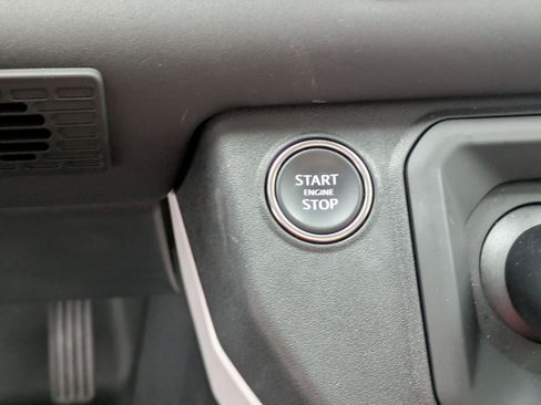 Used 2025 Land Rover Defender 110 S image 21