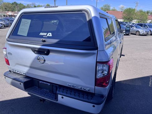 Used 2018 Nissan Titan SV w/ SV Convenience Package image 6