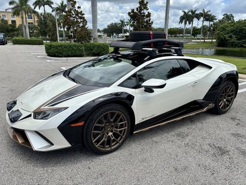 Used 2024 Lamborghini Huracan Sterrato image 22