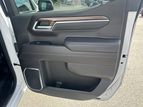 Used 2023 Chevrolet Silverado 1500 LT AWD/4WD image 11
