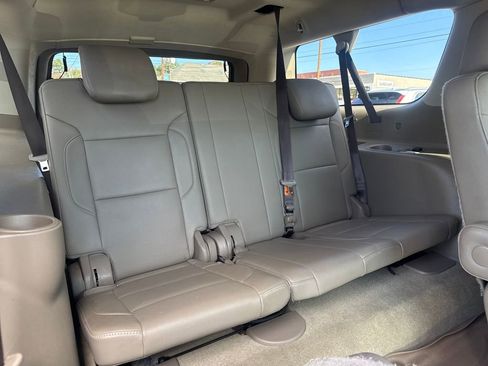 Used 2018 Chevrolet Suburban Premier image 23