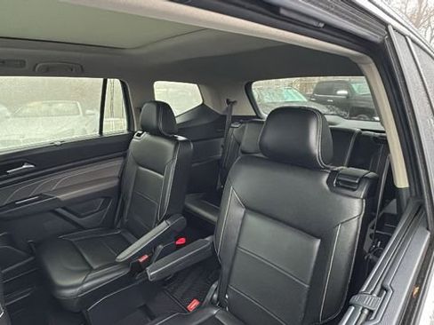 Used 2021 Volkswagen Atlas SE image 29