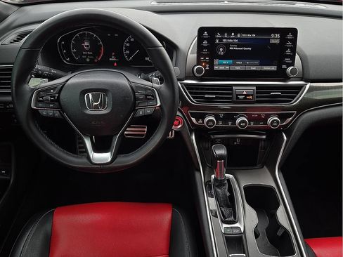 Used 2018 Honda Accord Sport image 9