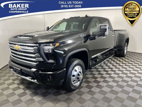 Used 2025 Chevrolet Silverado 3500 High Country w/ Technology Package image 1