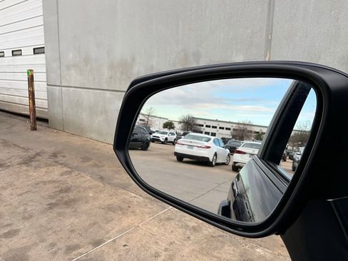 Used 2025 Toyota RAV4 XLE image 20