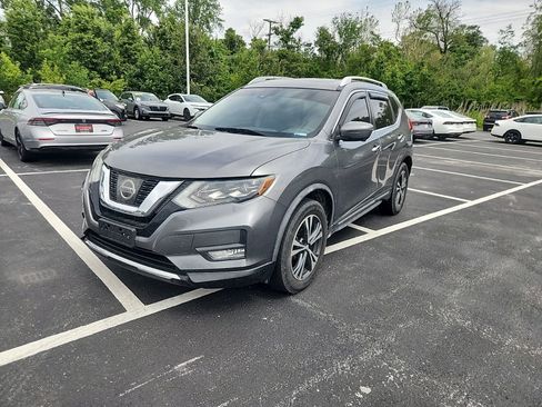 Used 2017 Nissan Rogue SL w/ SL Premium Package AWD/4WD image 2