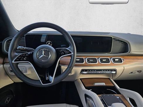 Certified 2025 Mercedes-Benz GLS 450 4MATIC image 13