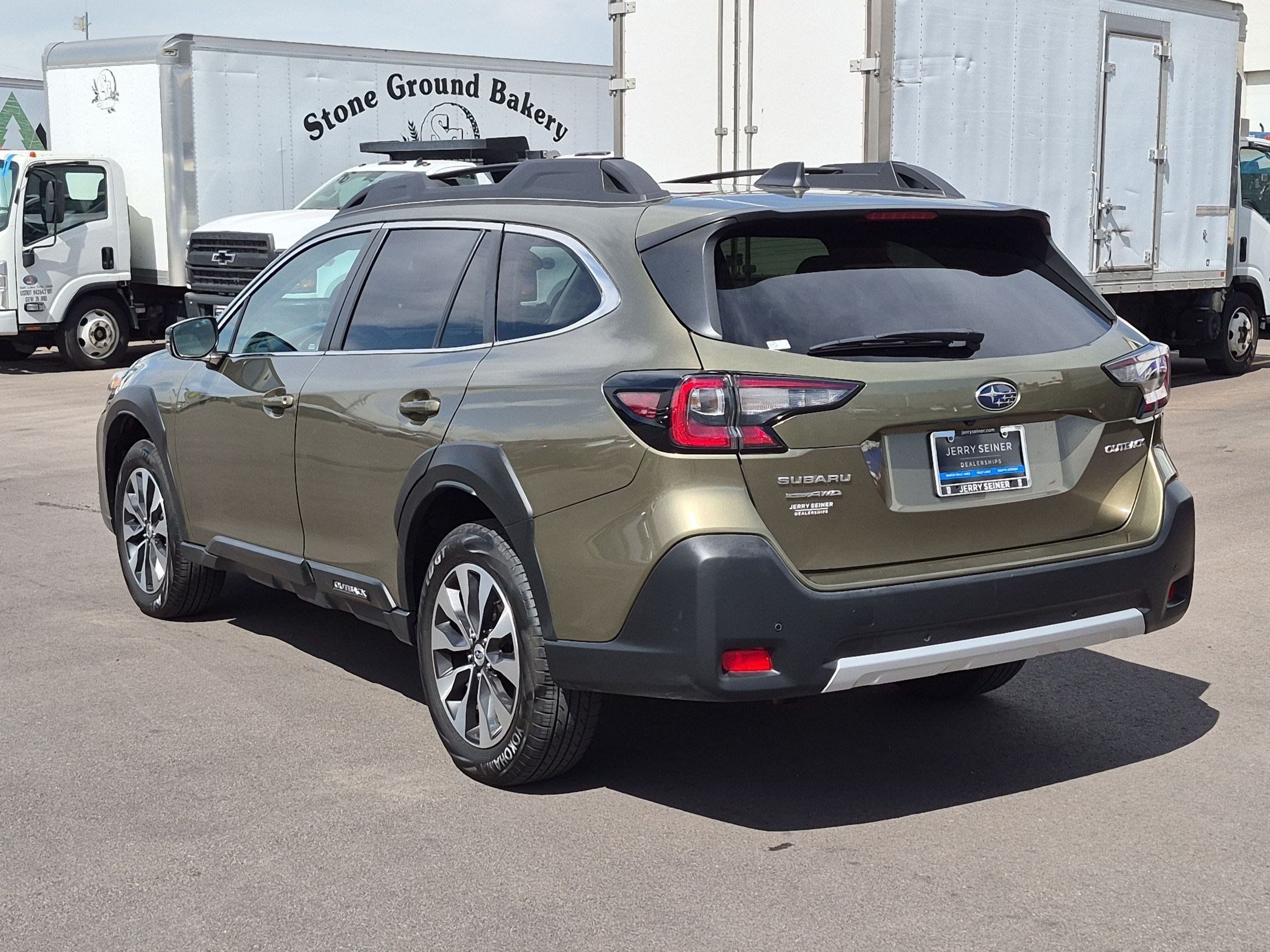Used 2024 Subaru Outback Limited AWD/4WD image 4