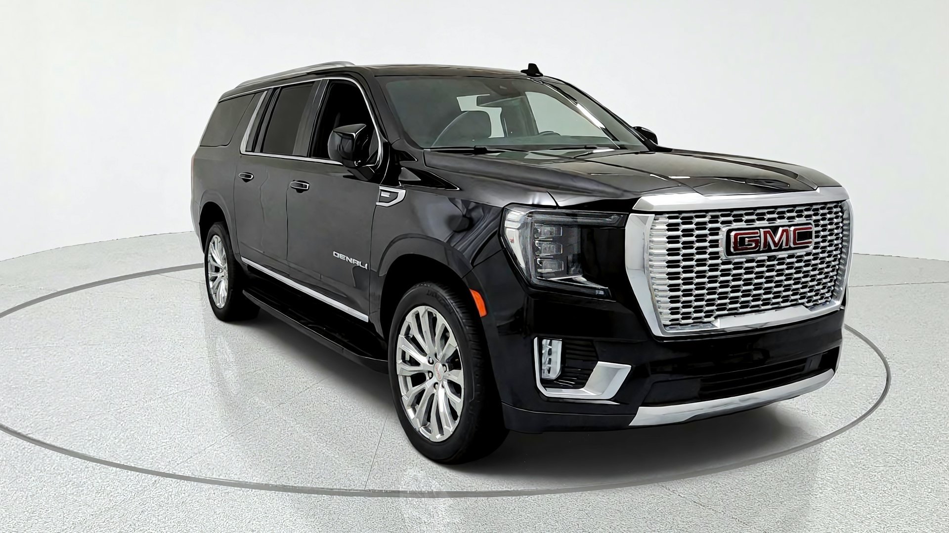 Used 2024 GMC Yukon XL Denali AWD/4WD image 7