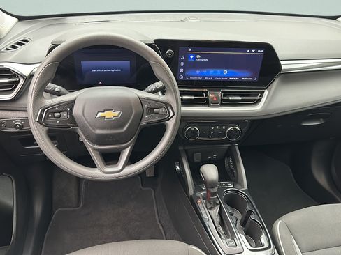 Used 2025 Chevrolet TrailBlazer LT AWD/4WD image 11