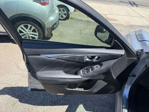 Used 2015 INFINITI Q50 3.7 Sedan 4D w/ Moonroof Package image 21