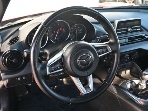 Used 2017 MAZDA MX-5 Miata Sport image 11