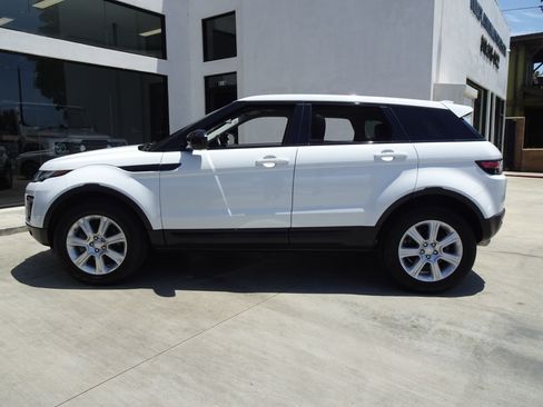 Used 2019 Land Rover Range Rover Evoque SE AWD/4WD image 3
