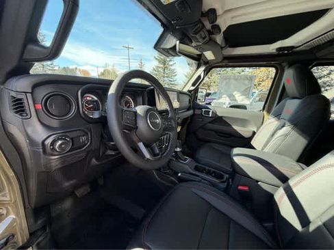 New 2025 Jeep Wrangler Unlimited Rubicon w/ Convenience Group AWD/4WD image 24