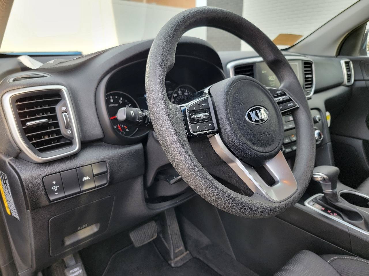 Used 2020 Kia Sportage LX AWD/4WD image 18