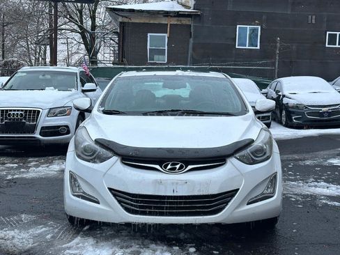 Used 2014 Hyundai Elantra Limited w/ Option Group 03 FWD image 14