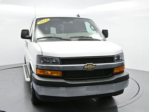 Used 2024 Chevrolet Express 2500 w/ Driver Convenience Package RWD image 2