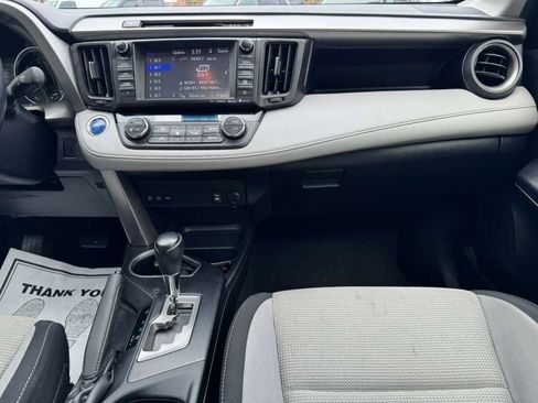 Used 2017 Toyota RAV4 XLE w/ Carpet Mat Package image 23