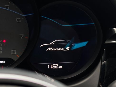 Used 2018 Porsche Macan S image 16