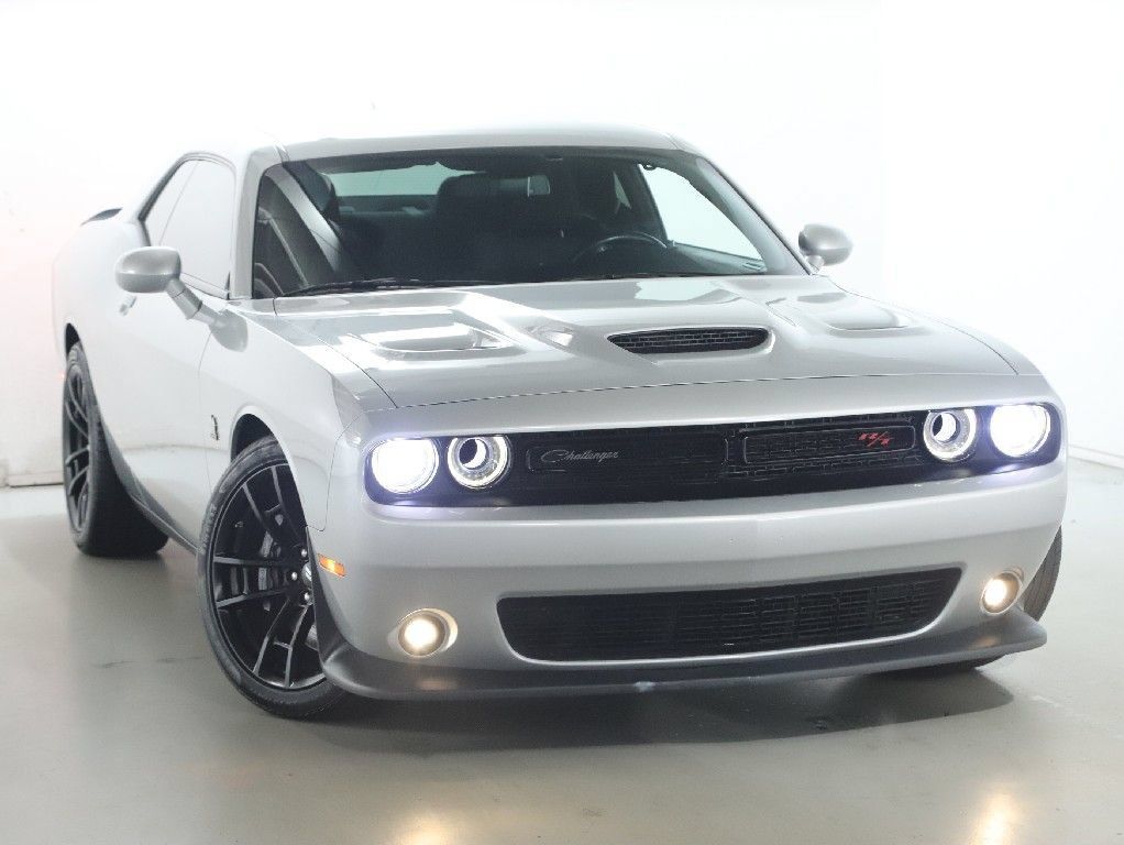 Used 2020 Dodge Challenger R/T Scat Pack w/ Dynamics Package RWD image 2