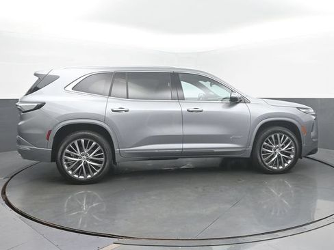 Used 2025 Buick Enclave Avenir w/ LPO, Floor Liner Package AWD/4WD image 6