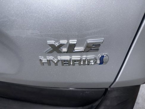 Used 2024 Toyota RAV4 XLE image 32