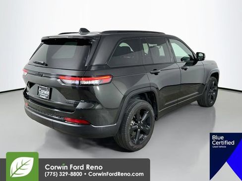 Used 2024 Jeep Grand Cherokee Limited w/ Black Appearance Package AWD/4WD image 10