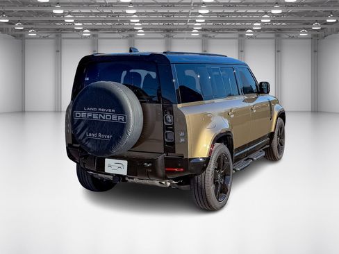 New 2025 Land Rover Defender 110 X image 5