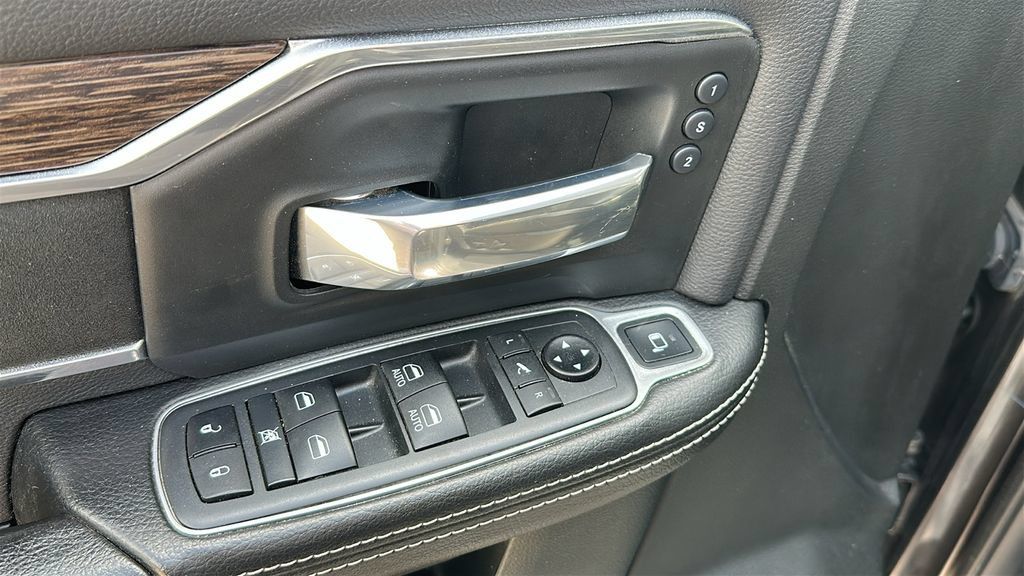 Used 2020 RAM 2500 Laramie AWD/4WD image 13