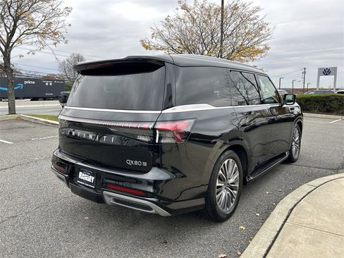Certified 2025 INFINITI QX80 Sensory image 8