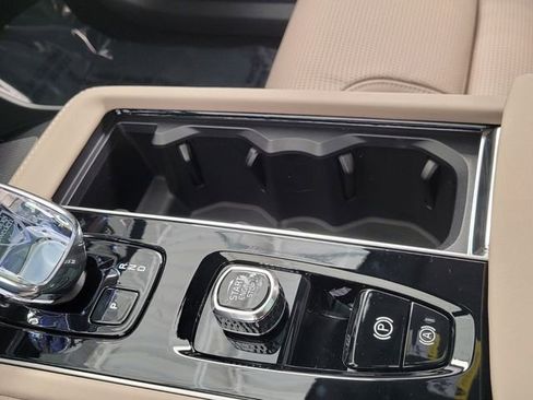 New 2026 Volvo XC90 B6 Ultra AWD/4WD image 25