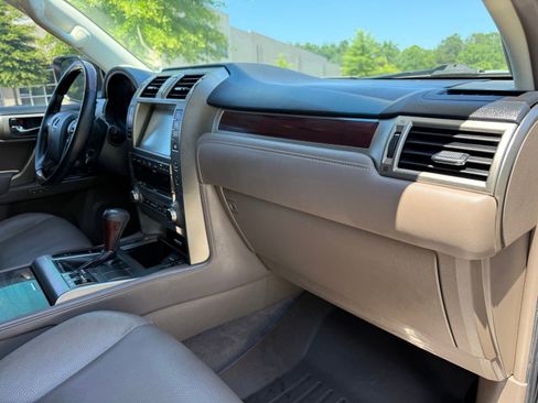 Used 2018 Lexus GX 460 Premium AWD/4WD image 24