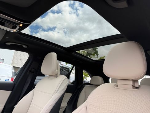 Used 2026 Mercedes-Benz GLC 300 4MATIC image 31