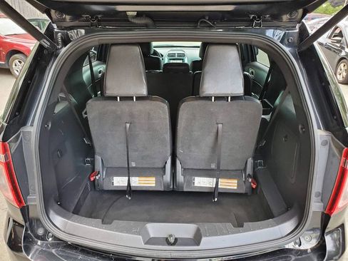 Used 2014 Ford Explorer XLT w/ Equipment Group 202A image 6