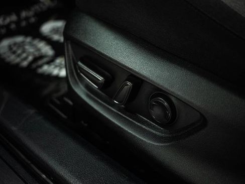 Used 2025 Toyota Camry LE w/ Convenience Package image 15