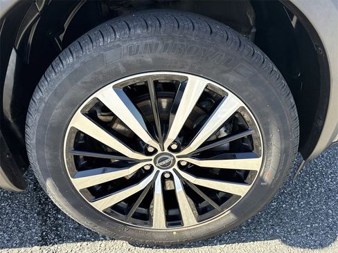 Used 2023 Nissan Pathfinder Platinum w/ Cargo Package image 12