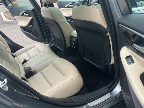 Used 2017 INFINITI QX30 Premium AWD/4WD image 17